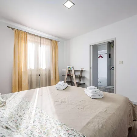 Holiday home Charmante Crystal Mit Pool, Bis 5 Personen
