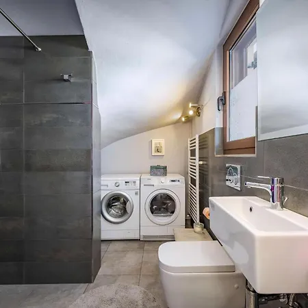 Charmante Crystal Mit Pool, Bis 5 Personen Holiday home