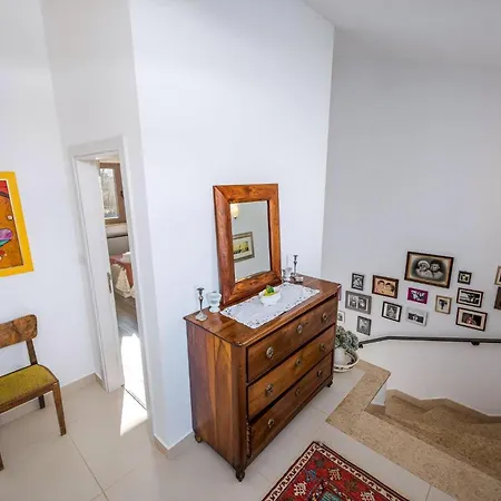 Charmante Crystal Mit Pool, Bis 5 Personen Holiday home